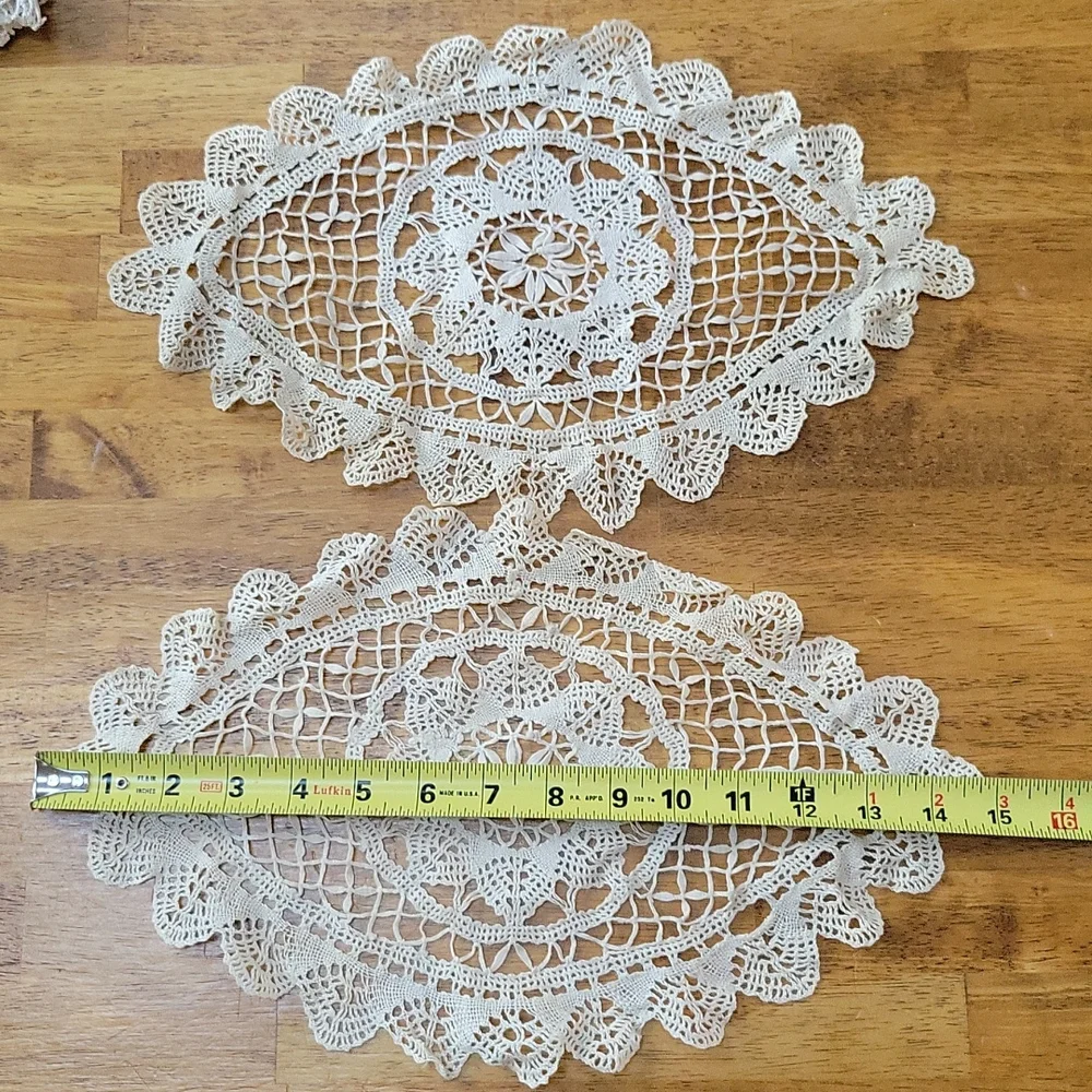 Vintage Set of Doilies - Picture 2 of 2